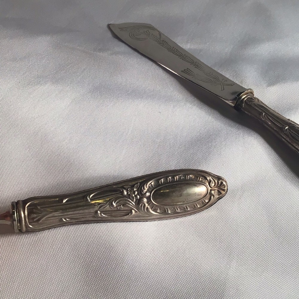 OLD CAKE SLICER AND SERVER, SILVER PLATED, HIGHLY DETAILED