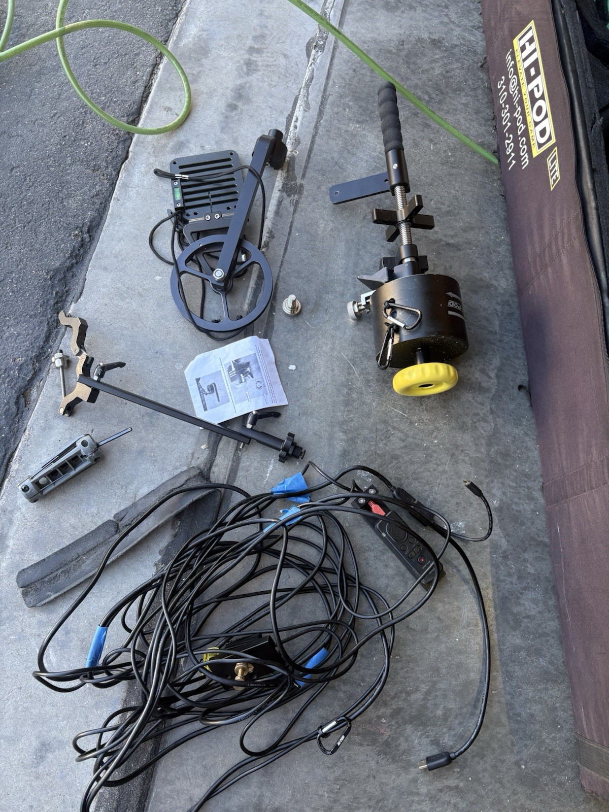 HI-POD LITE Professional Tripod Stand w/ Case & Accessories