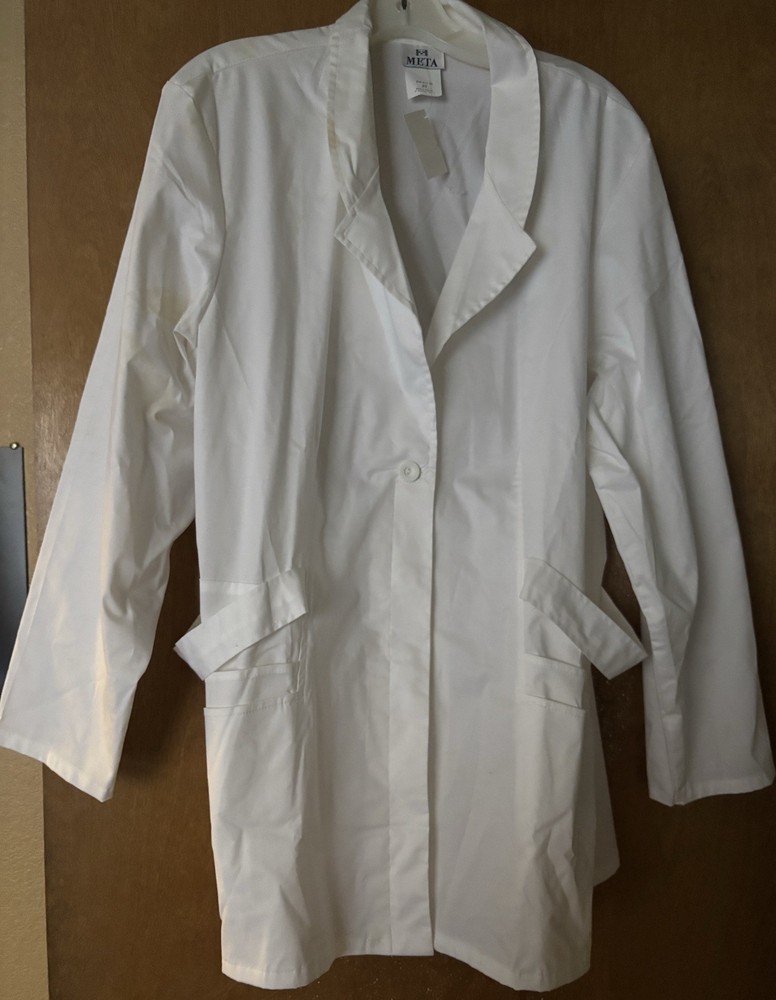 META Button-Front Lab Coat Size 20 Women’s White