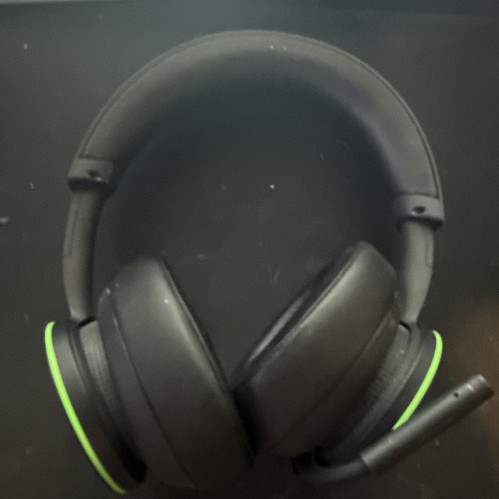 Microsoft Xbox Wireless Headset - Black