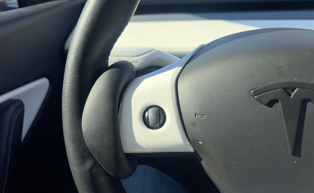 Steering Wheel Autopilot Counterweight Magnet Tesla Model 3/Y (fits right&left)