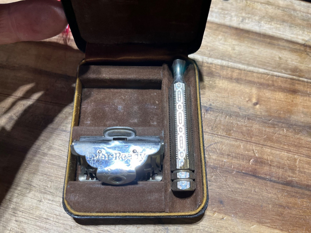 Anitque Ever Ready safety razor (25999)