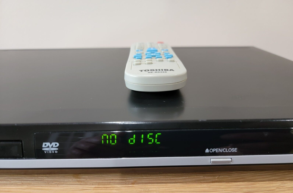 Toshiba SD-K770KU DVD Player Includes Remote