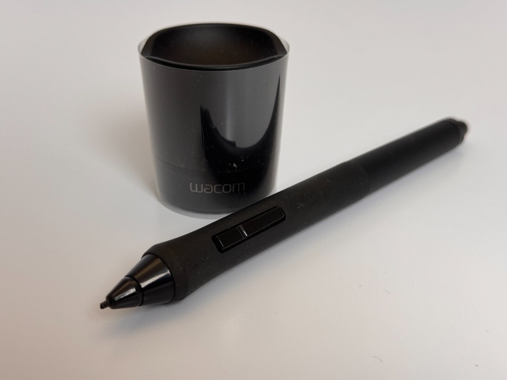 Wacom Intuos Pro Special Edition Medium with Pen (Multi-Touch NOT WORKING)