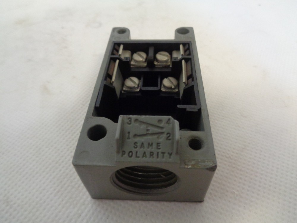 NEW SQUARE D 9007-CT54 LIMIT SWITCH RECEPTACLE