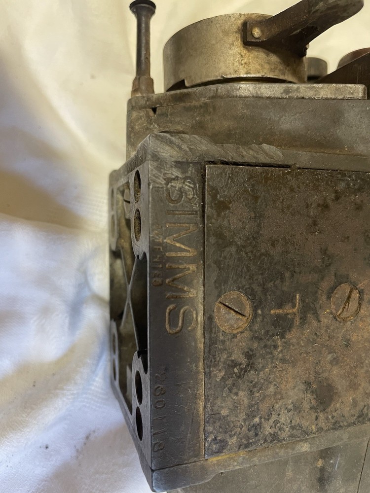 Four-cylinder magneto