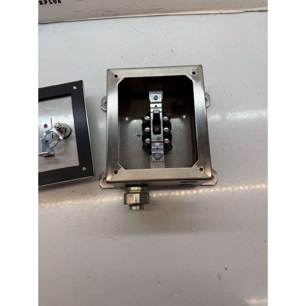 ARROW HART X-Switch Manual Motor Controller Enclosed Disconnect Switch