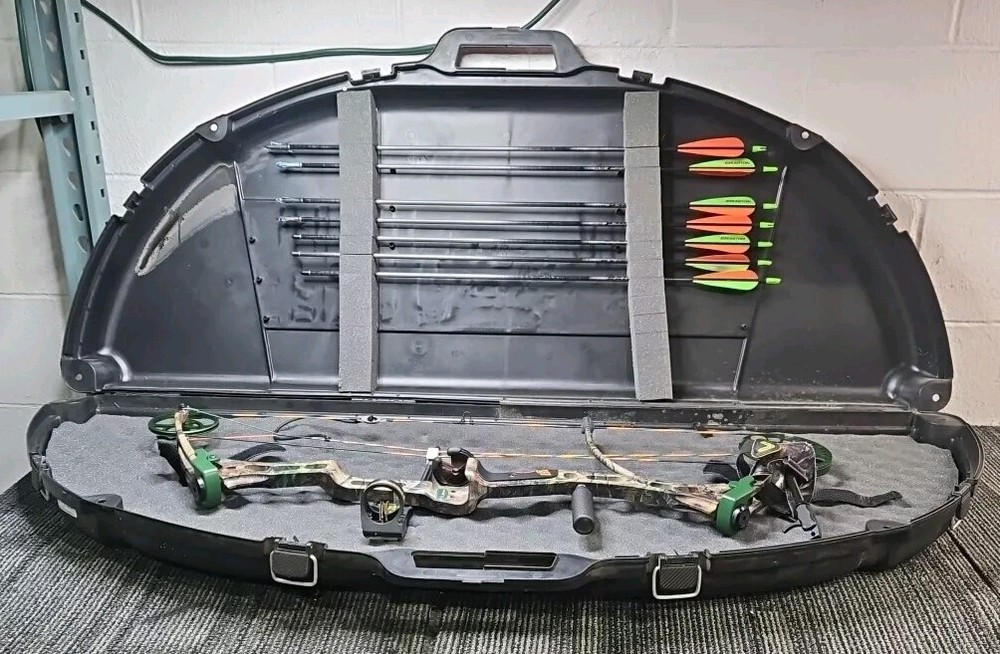 Bear Archery - Game Over - Compound Bow with Hard Case