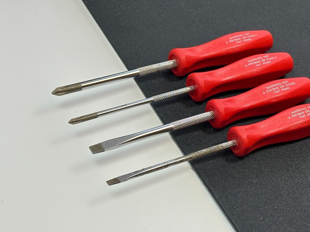 🇺🇸 Snap-on Tools USA RED 4pc Mini Hard Grip Handle Screwdriver Set, SDDX40AR