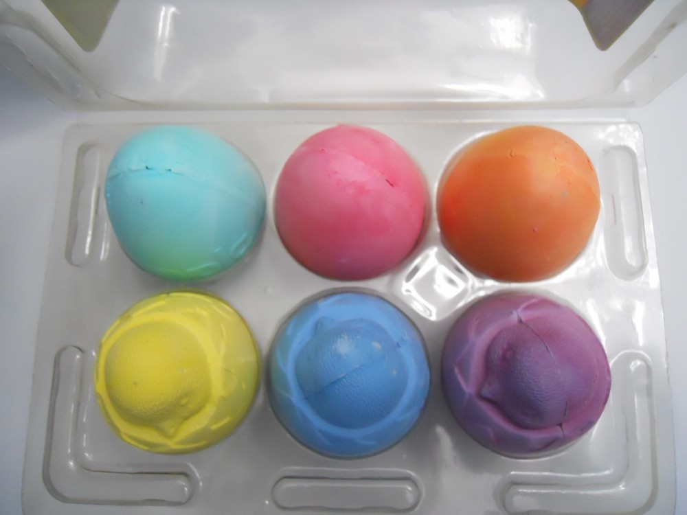 Hallmark CRAYOLA Figural Easter Sidewalk Chalk 6ct Eggs & Chicks Spring Hunt