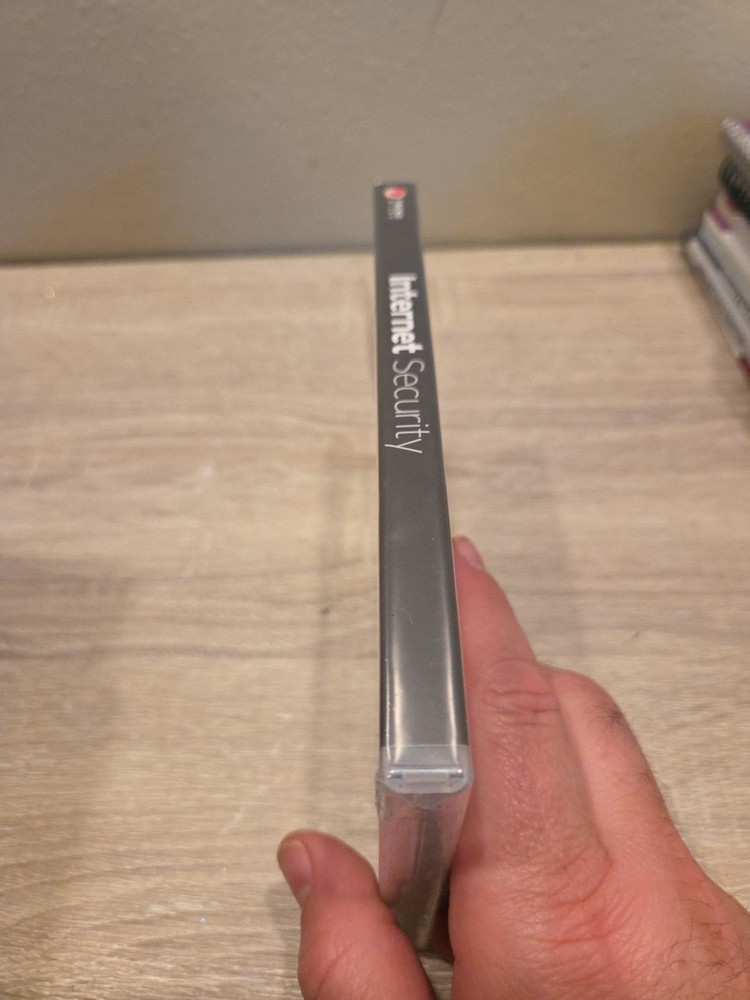 Trend Micro Internet Security (2014) 3 Devices - Windows 8 Mac IOS Android NEW