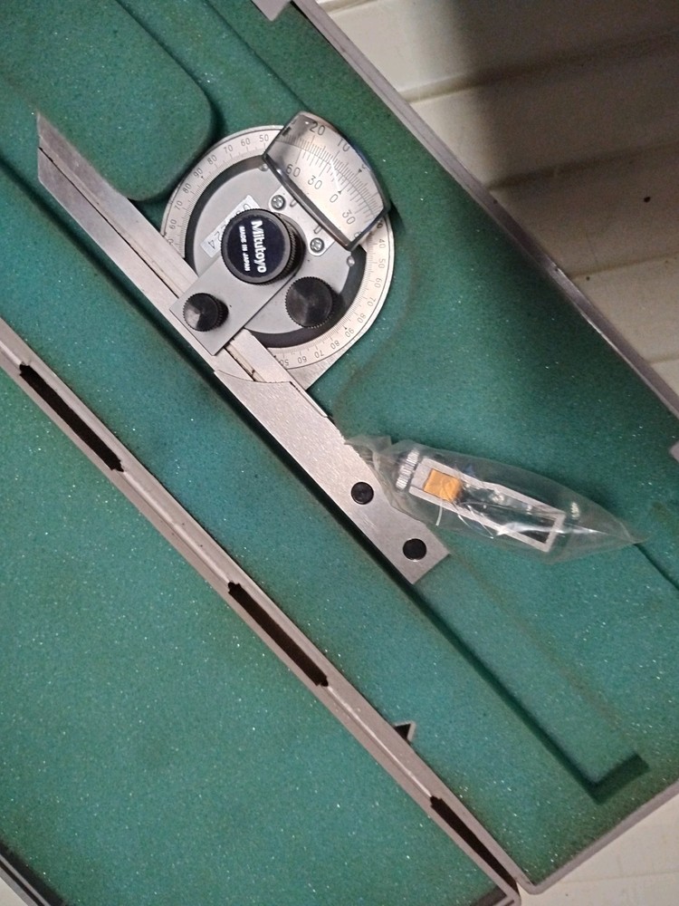 Mitutoyo Universal Bevel Protractor, High-Precision Angle Gauge