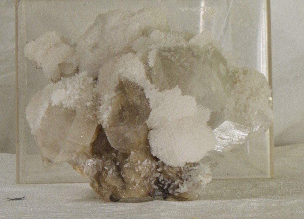 #3502 Calcite on Quartz - Mexico