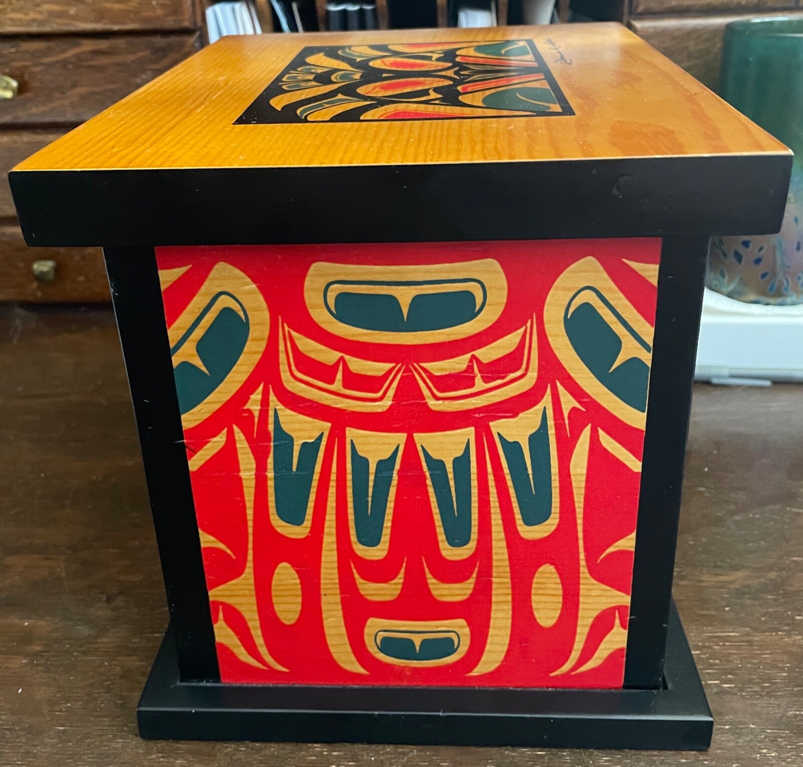VINTAGE SIGNED CLARENCE A. WELLS NW COAST CANADA INDIAN WOOD BOX