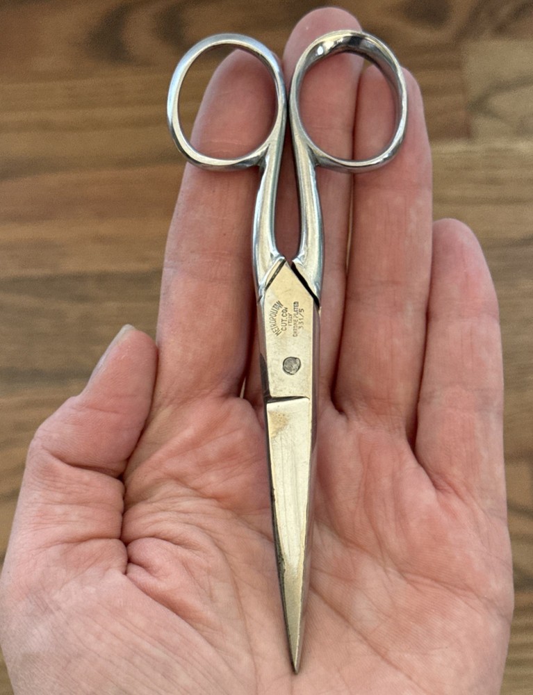 Vintage Metropolitan Cut.co Italy Chrome Plated 331/5 Scissors