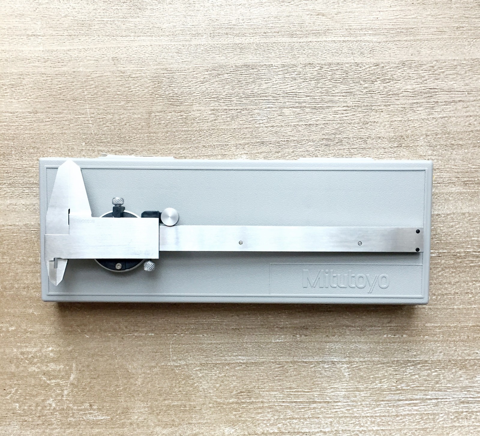 Mitutoyo Dial Caliper 6" Calibrated 505-637 .001" 6” With Case Made In JAPAN New