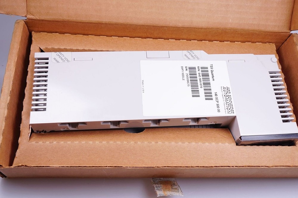 AEG Schneider Automation TSX Quantum 140 XCP 500 00 Empty Module, Empty Case