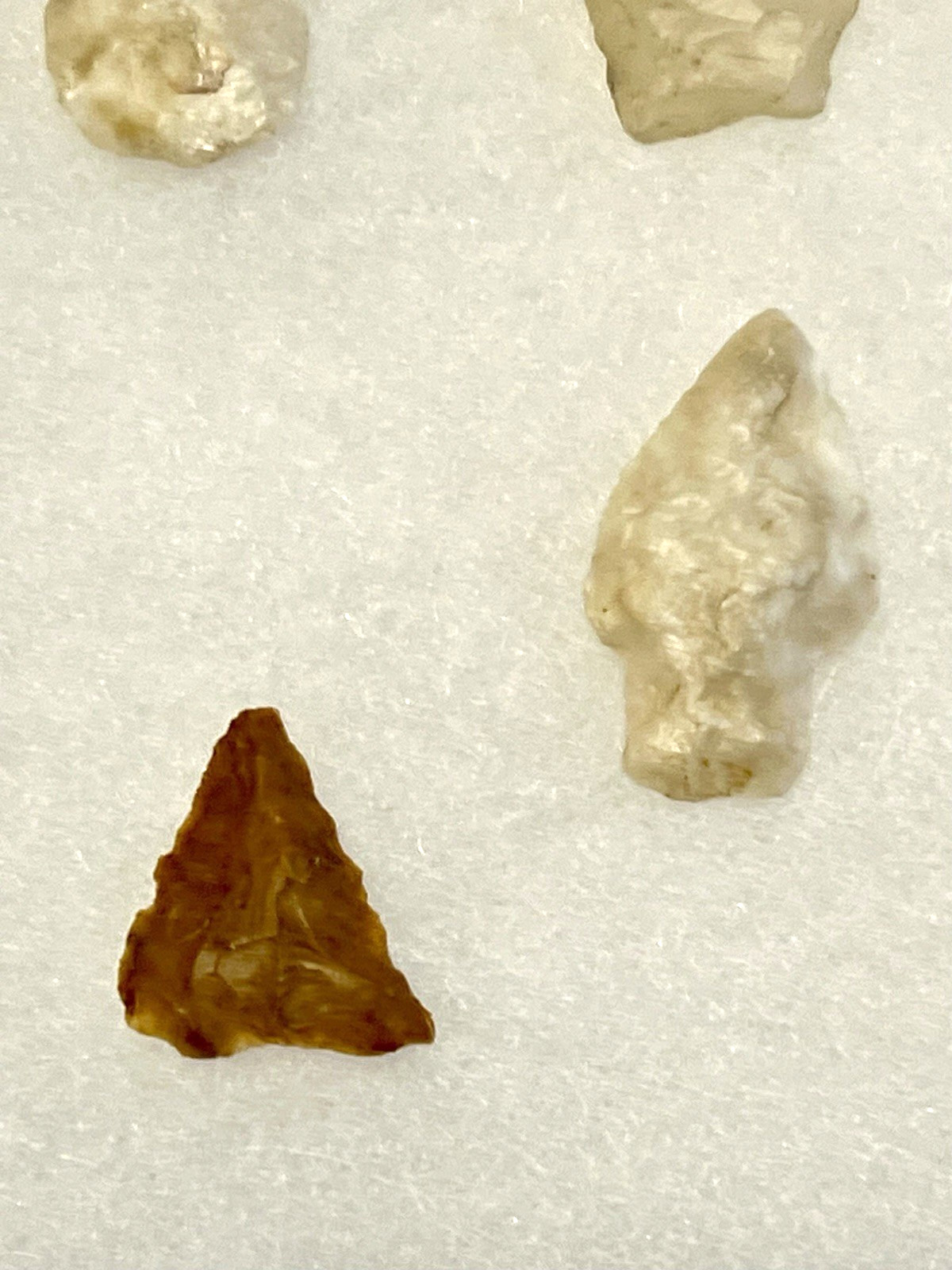 Antique Original Native American Indian Arrowheads; Ryker Glass Case; Qty 8 #A3