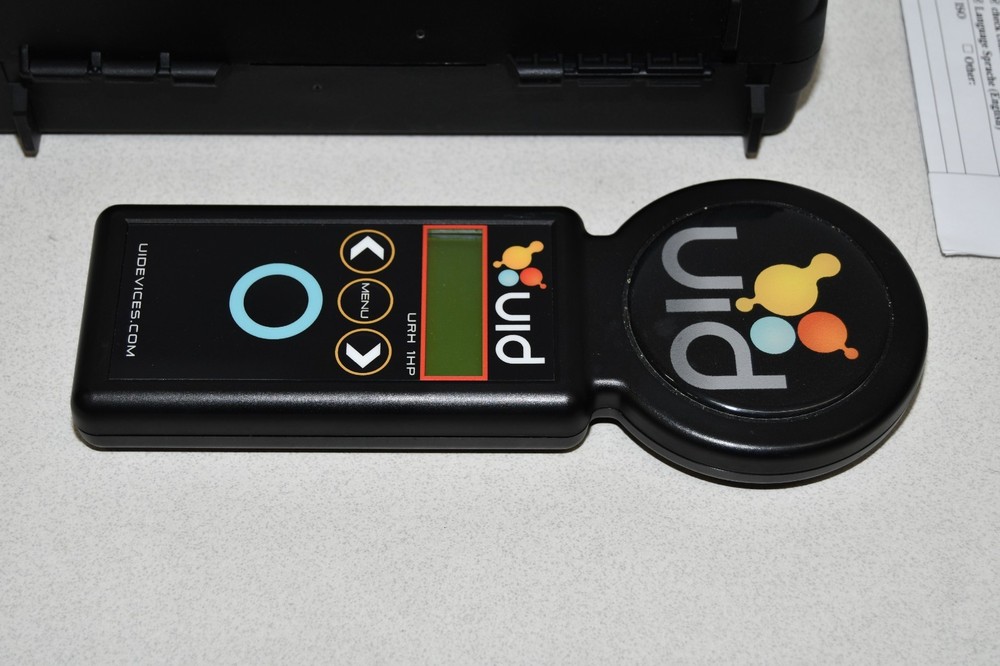 ^ Uid Identification Solutions Microchip URH-1HP Handheld Reader #X6383