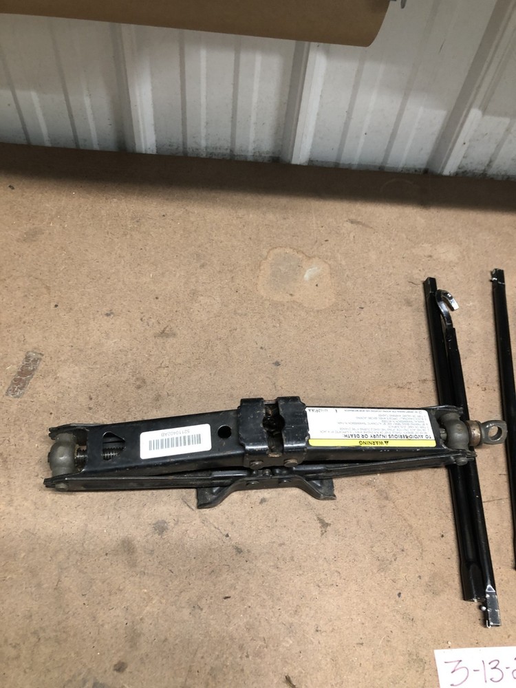02-22 Dodge RAM 1500 Emergency Jack and Tire Tools Missing Wrench 52110302aa