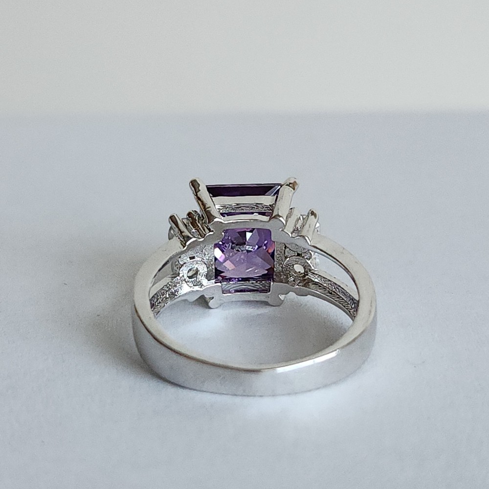 Silver Tone Amethyst & White Topaz Ring Size 7 – 4.3g