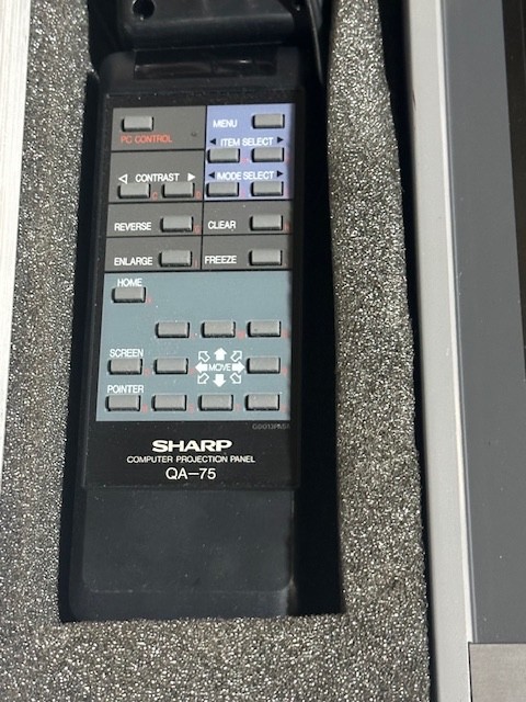 Sharp Computer Projection Panel QA-75 (Case, Remote, Cables, Manual)