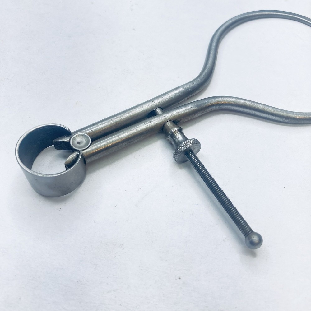 Starrett 275A-5 5" Toolmakers' Spring-Type Outside Caliper Round Leg- Solid Nut