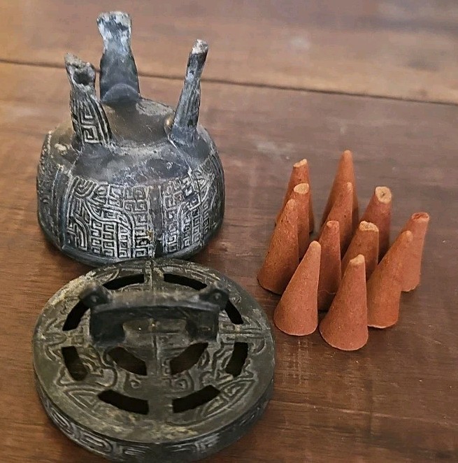 2" Tall Chinese Incense Burner