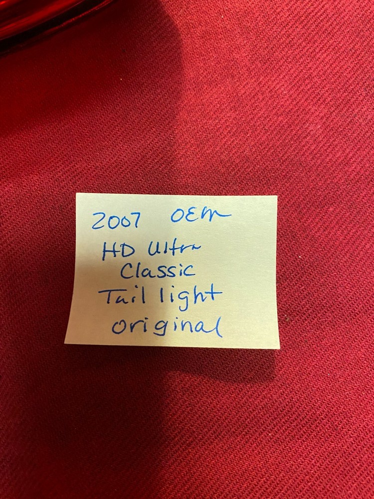 HARLEY DAVIDSON ULTRA CLASSIC OEM TAIL LIGHT 6837003