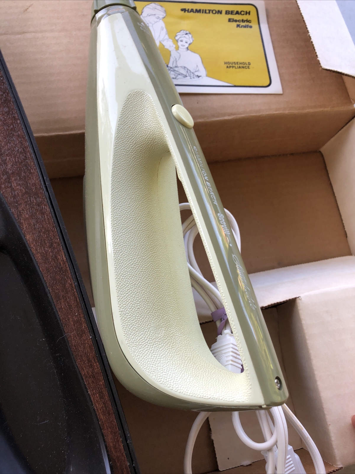 Hamilton Beach Scovill Electric Knife 360 Avocado Green Wall Mount MCM Working