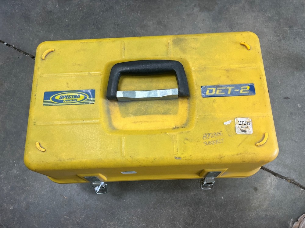 Spectra DET-2 Digital Electronic Transit Level Theodolite with Case