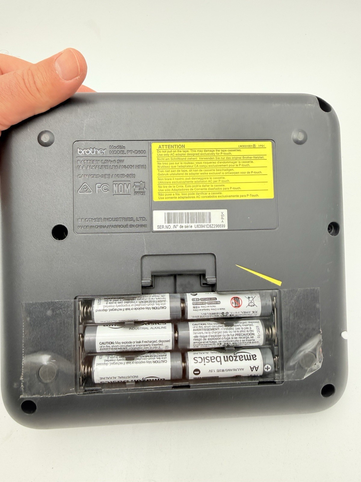 Brother PT-D600 Label Maker With Color Display No Power Cord & Battery Cover👀