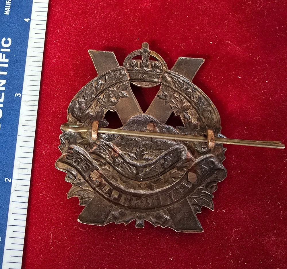 Canada WW 2 Original Calgary Highlanders Cap Badge