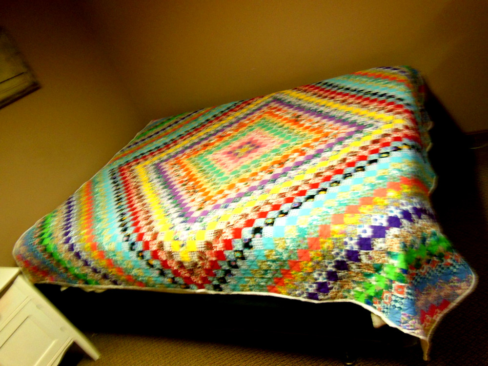 VTG UNUSED UNWASHED HAND & MACHINE STITCHED TINY PATCHWORK POSTAGE STAMP QUILT