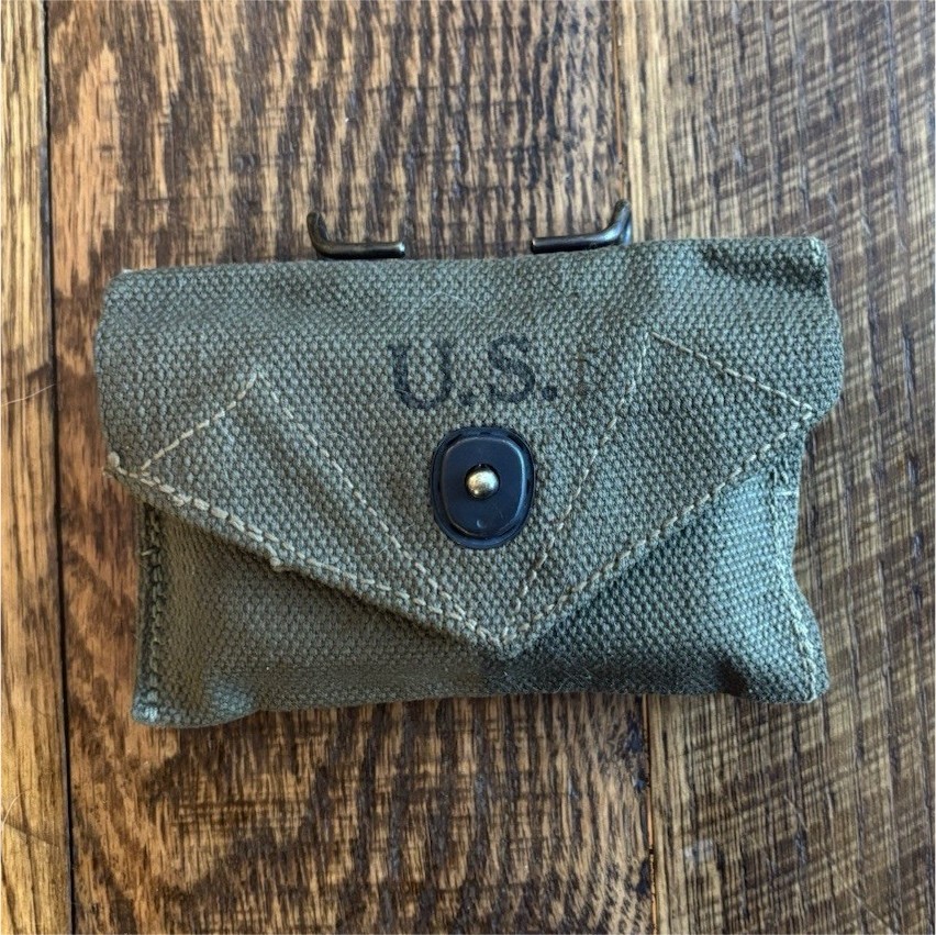 WWII US Army Carlisle Bandage First Aid Pouch with Early Metal Tin Original