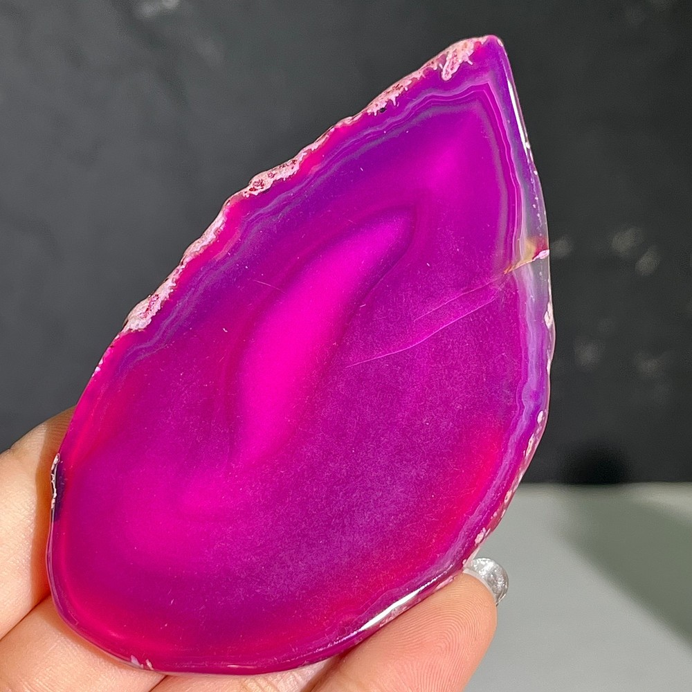 43G Colored agate flakes