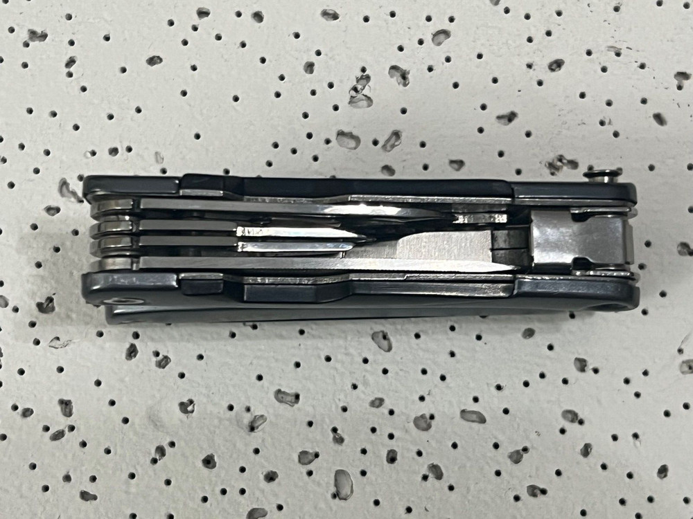 Valtev Stainless Steel Multi-Too with 12 Function Pilers Grey W/Sheath-