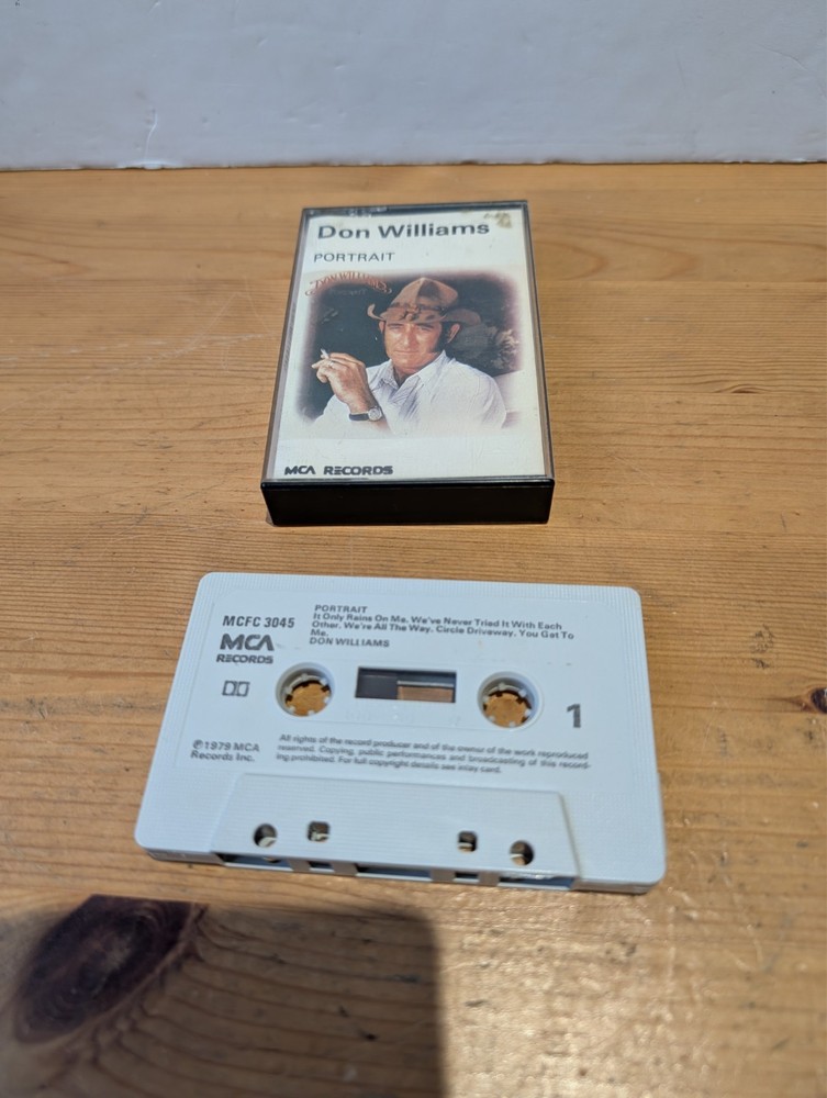 18 x Mixed Country Music Cassette Bundle - Willie Nelson, Don Williams, Patsy Cl