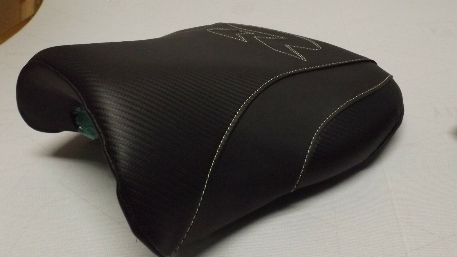 SUZUKI GSX 600R/750R/1000R FRONT & REAR BLACK CF CUSTOM FIT SEAT COVERS 00/03