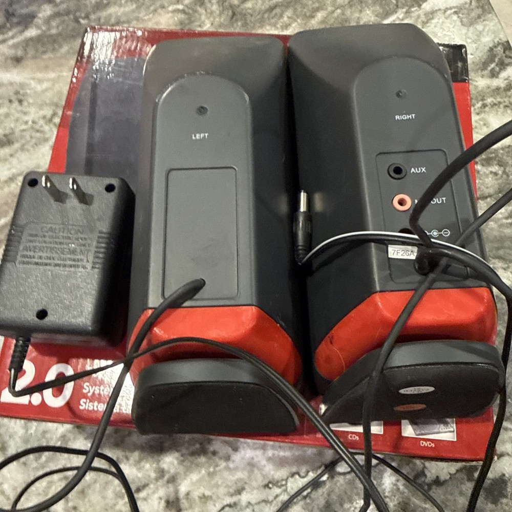Rocketfish RF-2990 2.0 Powered Audio System 36 Watt Mic Pass Through -USED