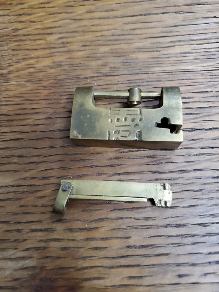 1940’s WW2 Japanese Etched Brass Lock & Pull Through Key