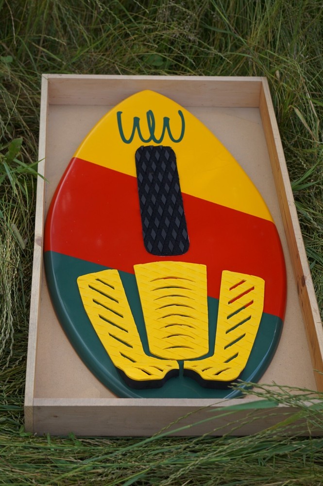 Skimboard for Kids with PVC foam core inside