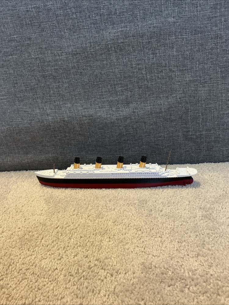 Titanic 3D Printed Model ( DAMAGED )