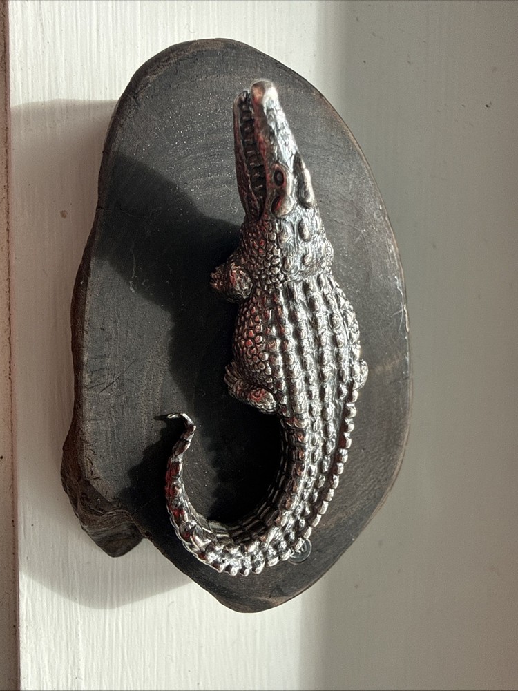 Patrick Mavros Solid Silver Crocodile Place Card Holder On A Hardwood Base