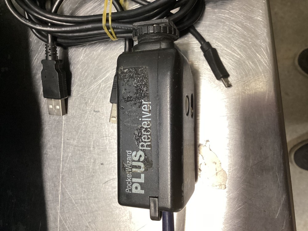 Pocket Wizard Plus Digital Receiver Wireless Radio Trigger with Power Supply