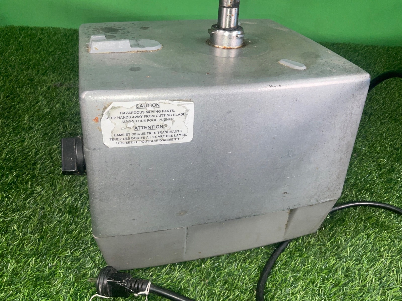 Robot Coupe R602 V.V. Series Food Processor BASE..NEEDS REPAIR R