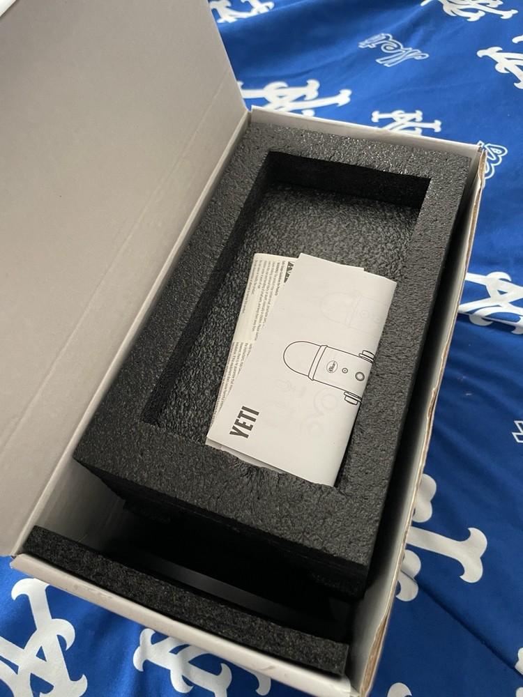 Logitech for Creators Blue Yeti USB Microphone - Midnight Blue