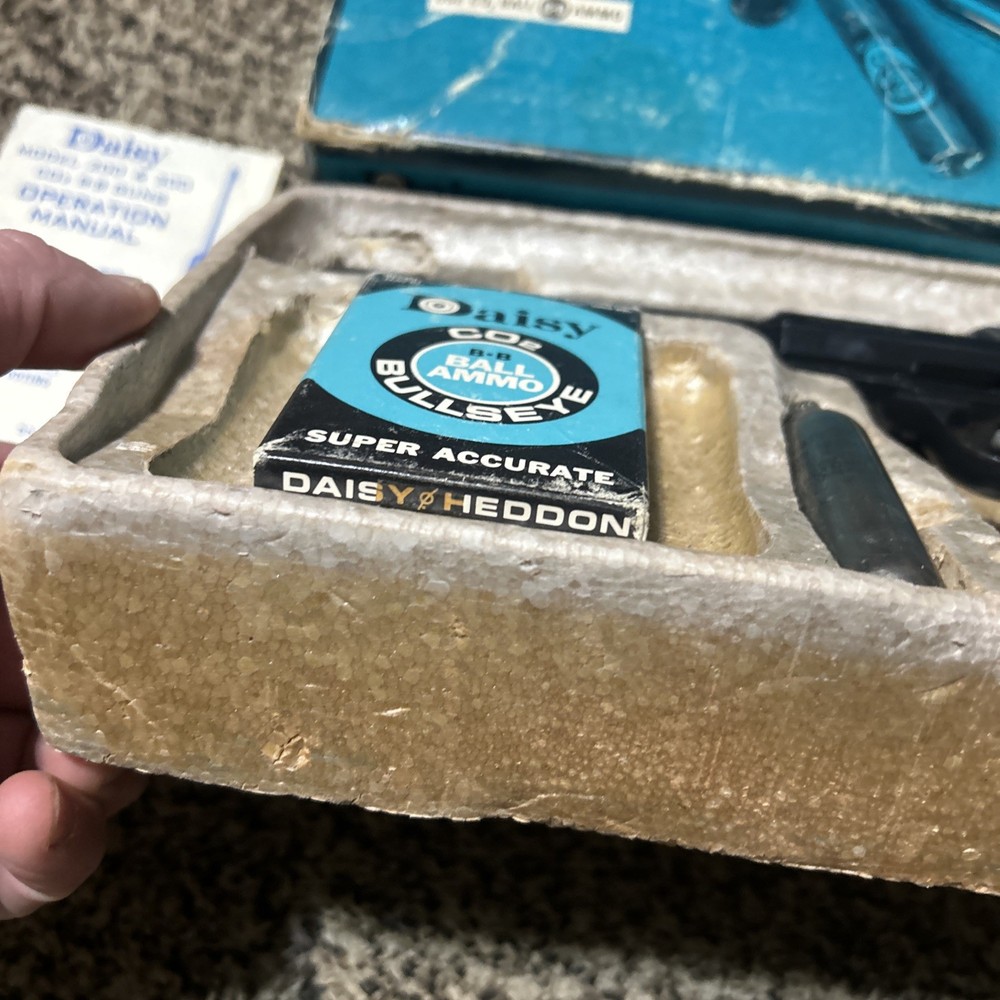 Vintage Daisy C02 Model 200 BB Pistol In Box