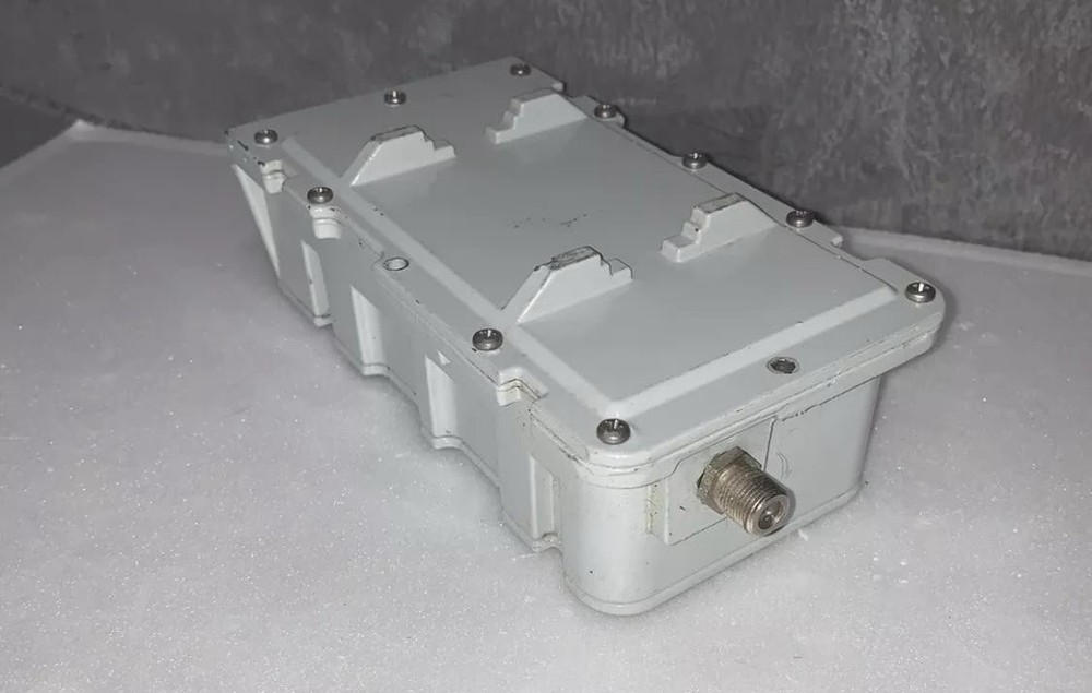 CALIFORNIA AMPLIFIER LOW NOISE DOWN CONVERTER 2500-2700Mhz TESTED