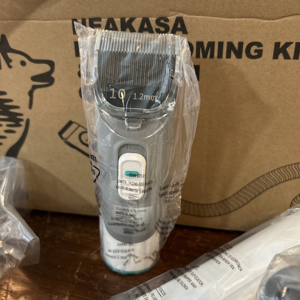Neakasa Pet Grooming Kit